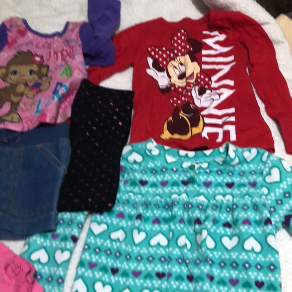 Little girls 4 to 5T clothes bundle - Picture 2 of 9